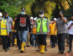 Gunakan Sepeda Motor, Wakil Wali Kota Bekasi Tinjau Wilayah Rawan Banjir