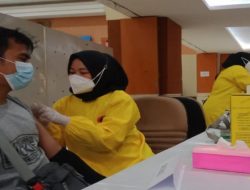 Pemprov Jabar Gelar Vaksinasi Pekerja Industri di Kabupaten Bekasi