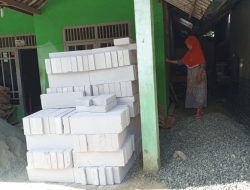 Sulit Cari Tukang di Kabupaten Bekasi, Program Pembangunan Rutilahu Nenek Aah Tertunda
