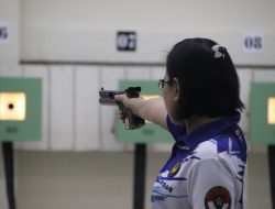 Atlet Menembak Kabupaten Bekasi, Putu Sri Rahmawati Tambah Koleksi Emas Jabar
