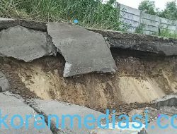 Jalan Serang-Cicau Amblas, Pipa PDAM Kabupaten Bekasi Bergeser 3 Meter