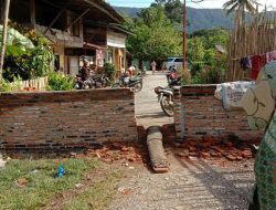 Diduga Beda Pilihan Saat Pilkades, Warga Tarabintang Tutup Jalan Umum