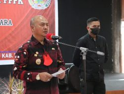 Bupati Taput Serahkan 40 SK CPNS Formasi Umum dan 366  SK PPPK Jabatan Guru Tahap I Tahun 2021