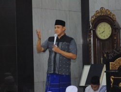 Plt Wali Kota Bekasi  Laksanakan Tarawih Keliling di Kecamatan Bantargebang