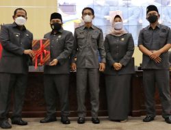 Plt Bupati Bekasi Sampaikan LKPJ 2021 di Rapat Paripurna DPRD