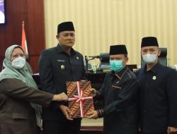 Plt Wali Kota Bekasi Hadiri Rapat Paripurna Penyampaian Rekomendasi LKPJ Tahun 2021