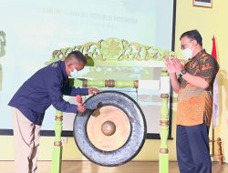 Kepala Diskominfosantik Kabupaten Bekasi Buka Ujian Negara Amatir Radio Berbasis CAT 2022
