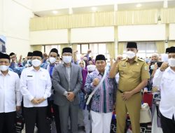 Gubernur Jabar dan Plt Wali Kota Bekasi Lepas 410 Jamaah Haji