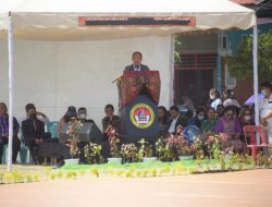 Bupati Humbahas Hadiri Pengukuhan Siswa-Siswi Yayasan Soposurung Balige