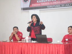 Ketua Dekranasda Bersama Ketua DPC BMI Taput Adakan Pelatihan Merajut Mencapai Kemajuan