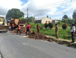 Pemkab Humbahas Perbaiki Jalan Dolokmargu Lintongnihuta