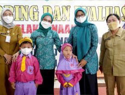 Tinjau Imunisasi di Tambun Selatan, Pj Ketua TP PKK Kabupaten Bekasi Ajak Kaum Ibu Bantu Sosialisasikan BIAN