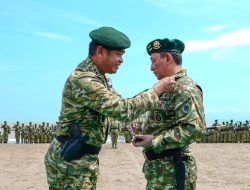 Pangkostrad Kukuhkan Kapolri Warga Kehormatan Keluarga Besar Kostrad