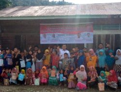 Berikan Motivasi ke Pelajar, TIDAR Humbahas Berbagi Alat Tulis di Tarabintang