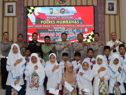 Peringati HUT Humas Polri ke-71, Kapolres Humbahas Santuni Anak Yatim