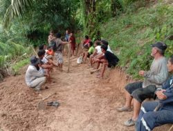 Semangat Budaya Gotong-royong Warga Desa Tarabintang Humbahas