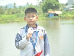 Perenang Termuda se-Jabar, Altien Geraldone Sabet Medali untuk Kabupaten Bekasi