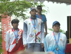 Adik-Kakak Sumbangkan 2 Medali Emas dari Cabor Renang untuk Kabupaten Bekasi