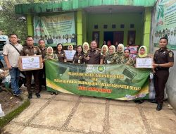 Kejari Cikarang Serahkan Bantuan Sosial kepada Korban Gempa di Kabupaten Cianjur