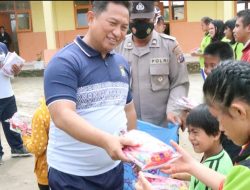 Berikan Tali Kasih, Kapolres Humbahas Kunjungi SLB Negeri Doloksanggul