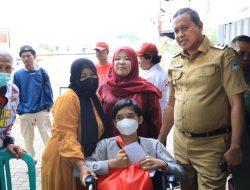Tri Adhianto Jenguk Warga Kota Bekasi yang Sakit “Menahun”