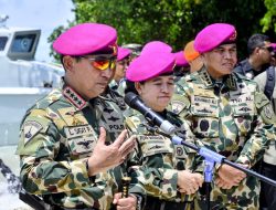 Sinergitas TNI-Polri Makin Kokoh, Kapolri Disematkan Jadi Warga Kehormatan Marinir