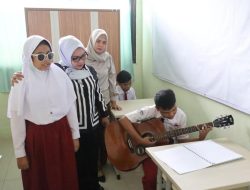 Kunjungi Sekolah ABK, Istri Plt Wali Kota Bekasi Salut dengan Bakat Anak-Anak Hebat