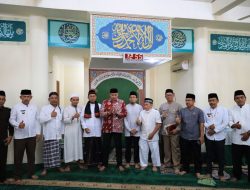 Plt Wali Kota Bekasi Tri Adhianto Ajak Masyarakat Makmurkan Masjid dan Kampung Halaman