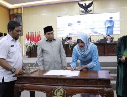 Karsih Resmi Dilantik Menjadi Anggota DPRD Kabupaten Bekasi