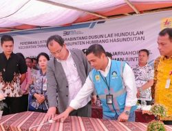 Bupati Humbahas  Resmikan Listrik Desa di Dusun Lae Hundulan Tarabintang