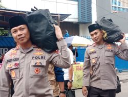 Polda Metro Jaya Bagikan 7.500 Paket Bansos dari Kapolri