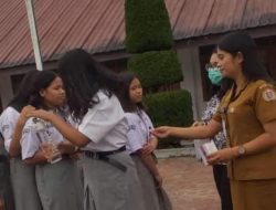 UPT Puskesmas Saitnihuta Humbahas Beri Tablet  Vitamin ke Pelajar