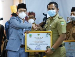 Pemkab Bekasi Beri Penghargaan 10 Desa dengan Kepesertaan JKN Tertinggi