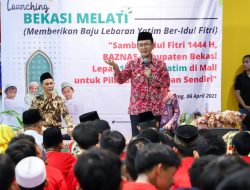 Pj Bupati Bekasi Temani Ratusan Anak Yatim di Mall, Pilih Baju Sesuai Keinginan