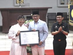 Serahkan PBG Gereja Paroki Cikarang Ibu Teresa, Ridwan Kamil Apresiasi Kinerja Pj Bupati Bekasi