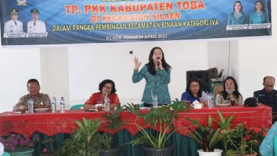 Ketua TP-PKK Kabupaten Toba Bina Kecamatan Silaen Kategori IVA