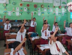 Wakil Bupati Humbahas Oloan Paniaran Nababan Motivasi Siswa Tingkat SD