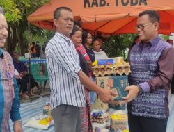 Bupati Toba Serahkan Bantuan Sembako untuk Korban Bencana Puting Beliung