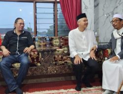 Wakil Bupati Humbahas Dampingi Ganjar Pranowo Silaturahmi ke Tuan Syekh di Medan