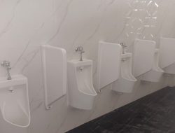 Toilet Tak Dialiri Air, Ratusan Penonton dan Atlet Ski Air PON XXI di Danau Toba Kecewa