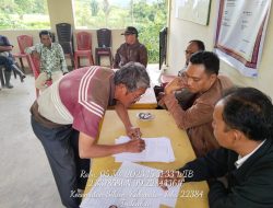 Polsek Silaen Bersama Tokoh Masyarakat Mediasi Masalah Batas Tanah Warga