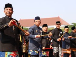 Ribuan Penari Silat Ujungan Meriahkan Hari Jadi Kabupaten Bekasi ke-73