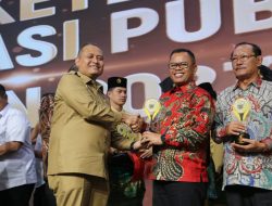 Pemkab Toba Terima Anugerah Keterbukaan Informasi Badan Publik dari Komisi Informasi Sumut Award 2023