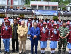 Peserta Didik Baru Angkatan XII SMAN 2 Lintongnihuta Dikukuhkan