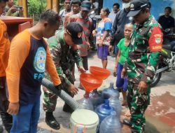BPBD Kabupaten Bekasi dan FPRB Distribusikan Air Bersih Bagi Warga Desa Bantarjaya