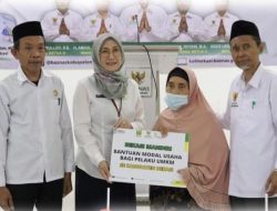 Baznas Kabupaten Bekasi Berikan Bantuan Modal Usaha Kepada 500 Pelaku UMKM