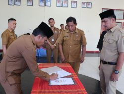 Bupati Toba Lantik Pejabat Administrator dan Pengawas