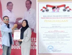 Ketua Umum DPP Raja Pra8u Raka Terima Piagam Penghargaan dari Koordinator Relawan Prabowo-Gibran