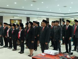 Panwascam Dilantik, Pesan Bupati Toba;  Semua Berkolaborasi Sukseskan Pilkada