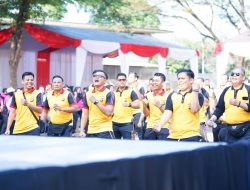 Sambut HUT Bhayangkara ke-78, Kapolres Metro Bekasi Gelar Olahraga Bersama dan Berikan Umrah Gratis